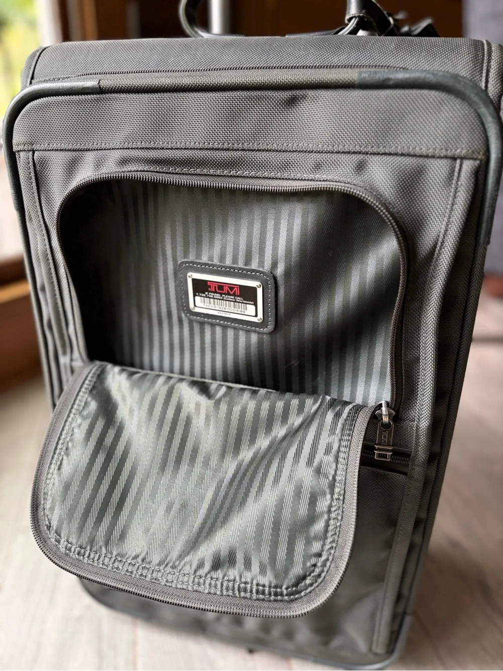 Tumi Alpha Olive Green Ballistic Nylon 2-Wheel Rolling Carry On Suitcase 22”
